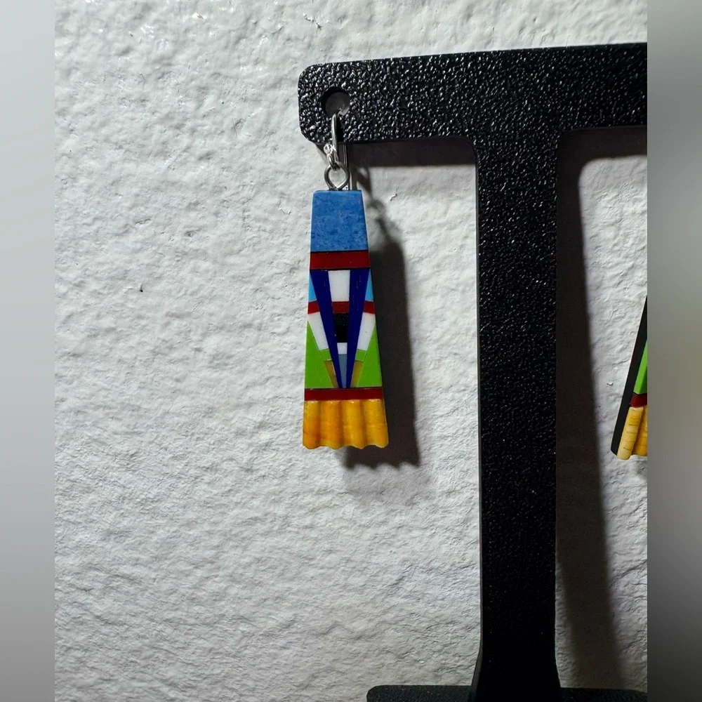 Shell Inlay Earrings - Picture 2 of 4